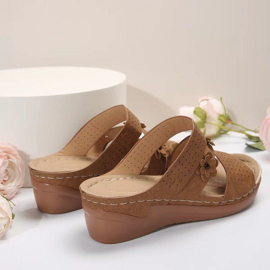 Sandalias de cuña de ante con diseño de flores