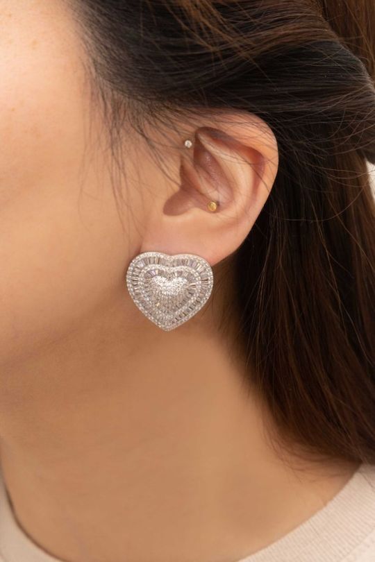Pendientes llamativos de corazón en plata de ley