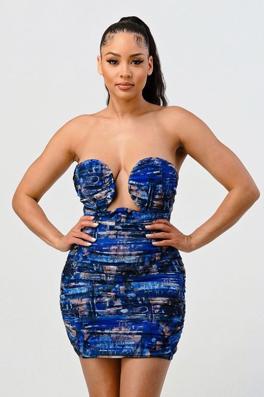 Vestido mini ajustado con concha de sirena