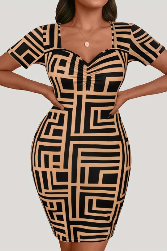 Vestido mini de manga corta con escote en forma de corazón y talla grande