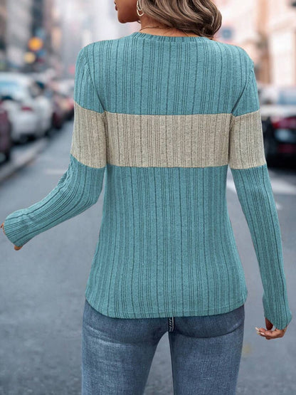 Blusa de manga larga con cuello redondo y bloques de color