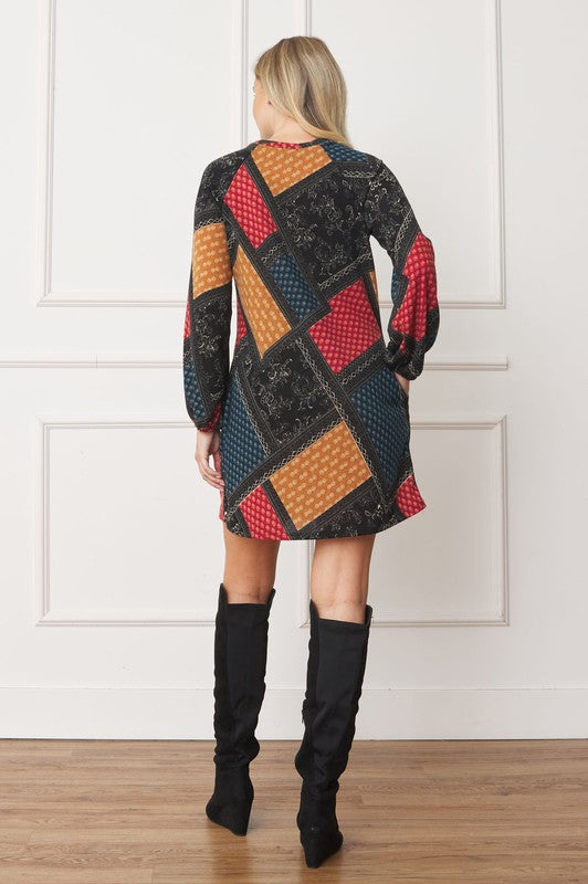 Vestido mini con mangas de obispo y múltiples parches para mujer