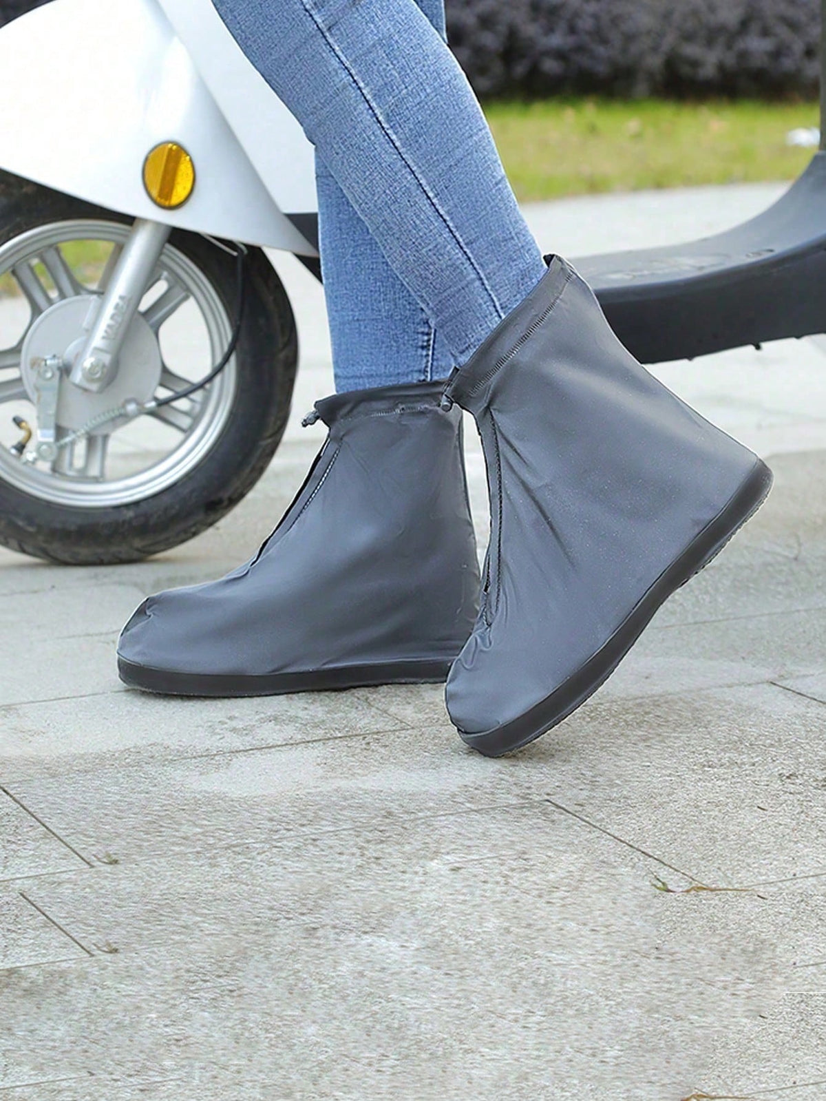 Rainshield Zip-Up Waterproof Shoe Covers