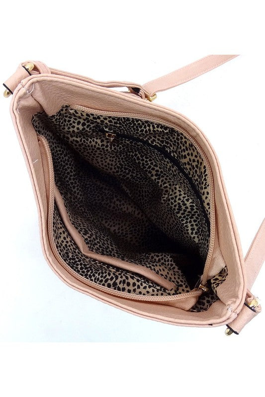 Bolso bandolera con cremallera y borlas en la parte delantera
