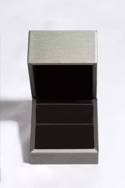 Anillo de moissanita con halo cuadrado de 2 quilates