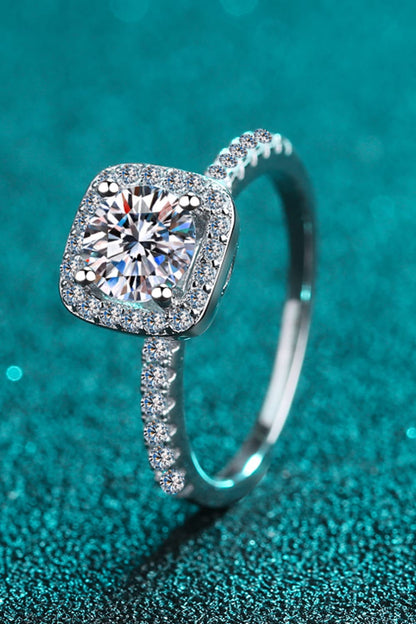 Anillo de moissanita con halo cuadrado de 2 quilates
