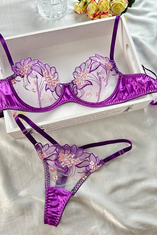 Charming Midnight Bloom Lace Lingerie Set