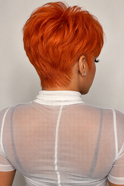 Peluca corta Pixie de color naranja y jengibre en capas