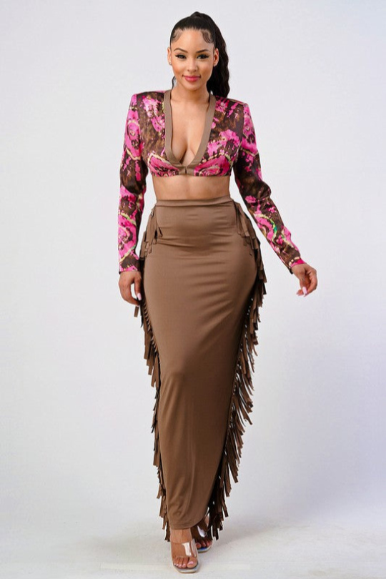 Conjunto de top corto con estampado floral y falda con borlas Athina