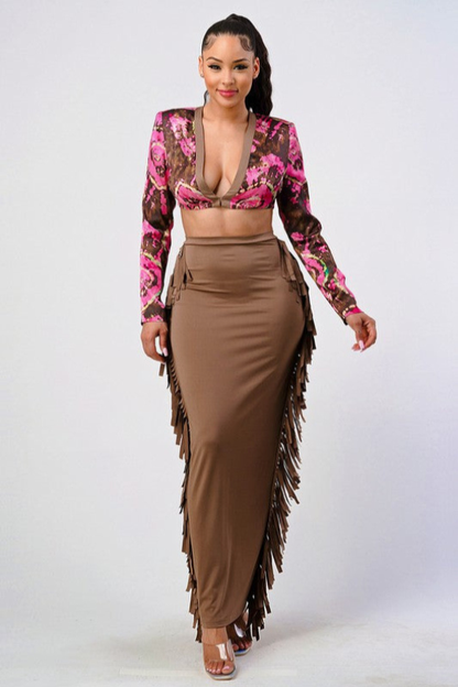 Conjunto de top corto con estampado floral y falda con borlas Athina