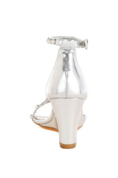 Cuñas con adornos de perlas metálicas Jumera