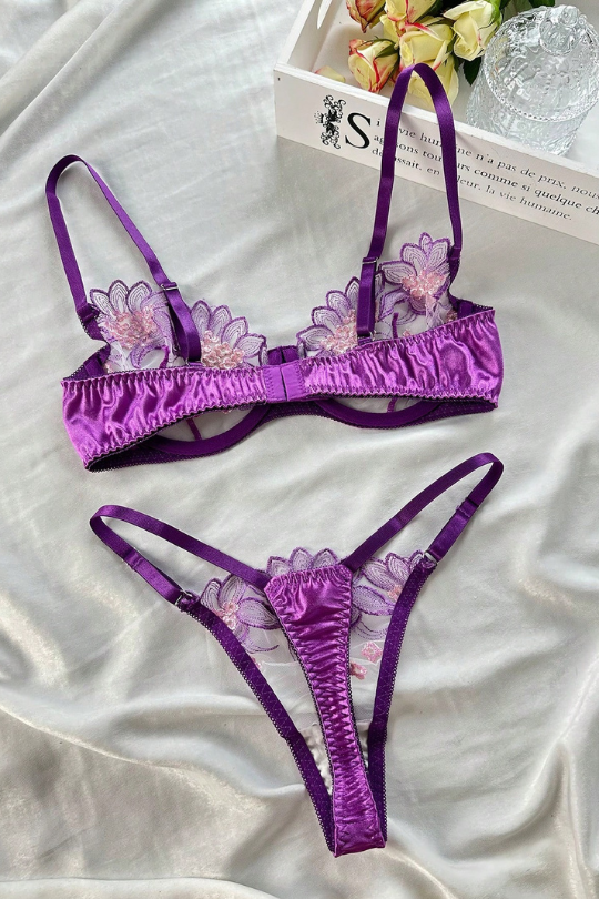 Charming Midnight Bloom Lace Lingerie Set