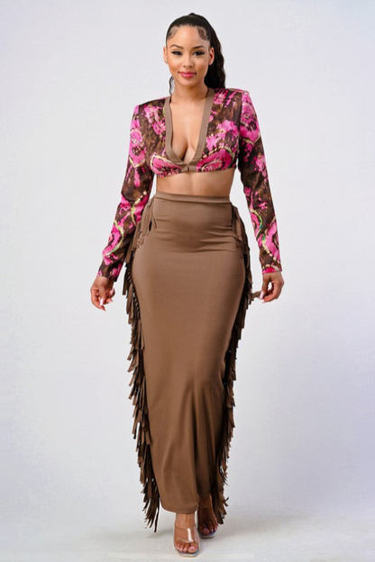 Conjunto de top corto con estampado floral y falda con borlas Athina