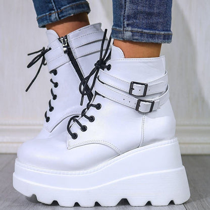 Botas de cuña con cordones de piel sintética