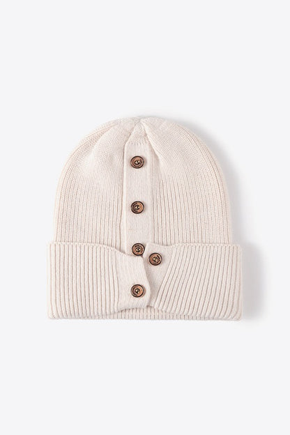 Gorro de punto acanalado con puños y detalle de botones