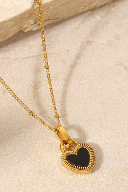 Contrast Detail Heart Pendant Necklace